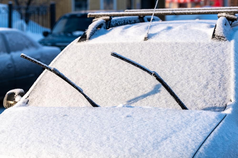 Windshield replacement in winter